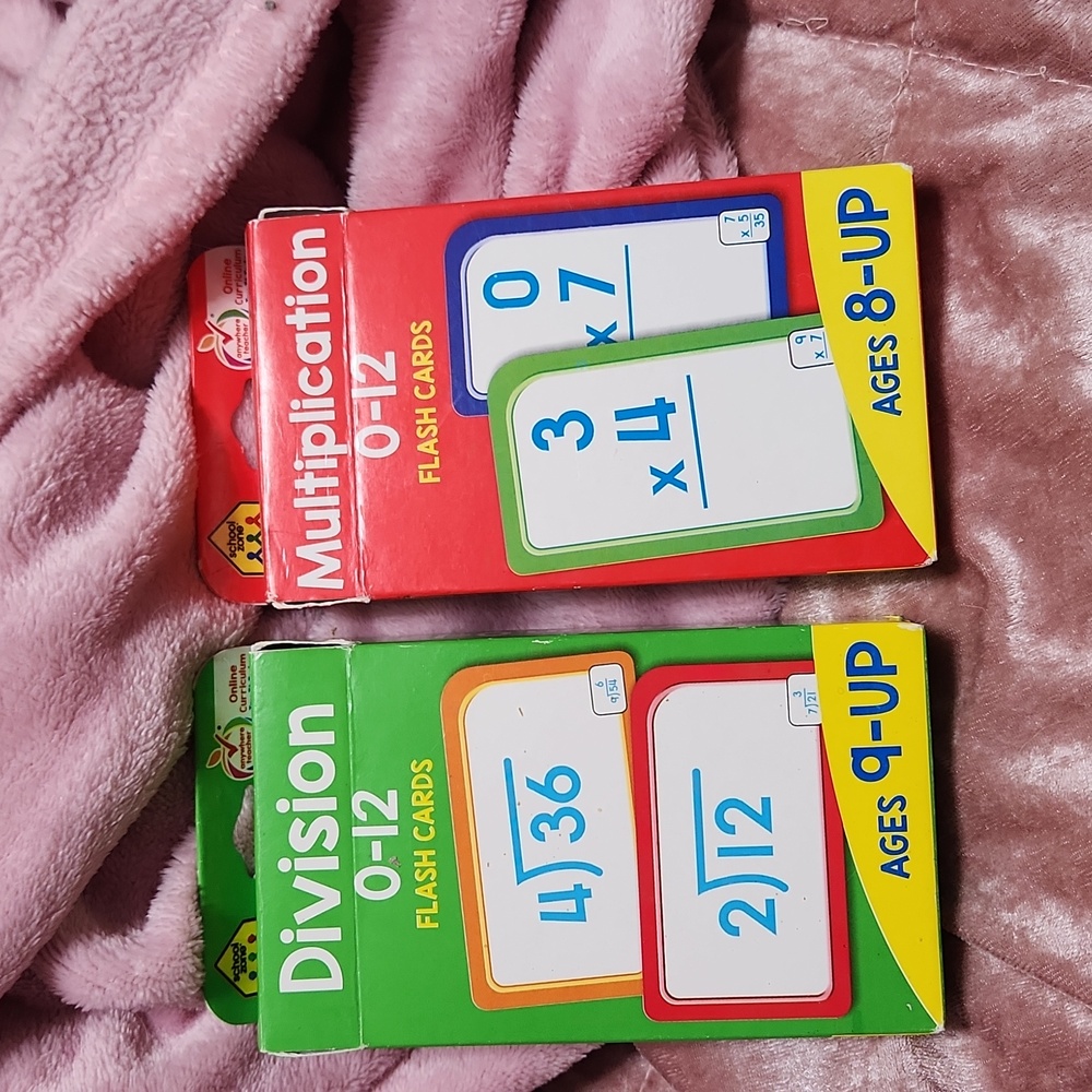 Multiplication & Division 0-12 Flash Cards Mint Condtion.